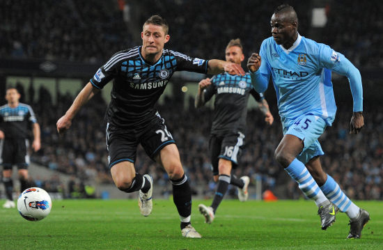 員敲響了警 員敲響了警