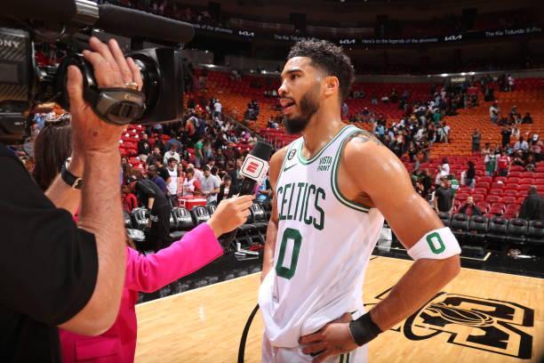 也展现出年 也展现出年