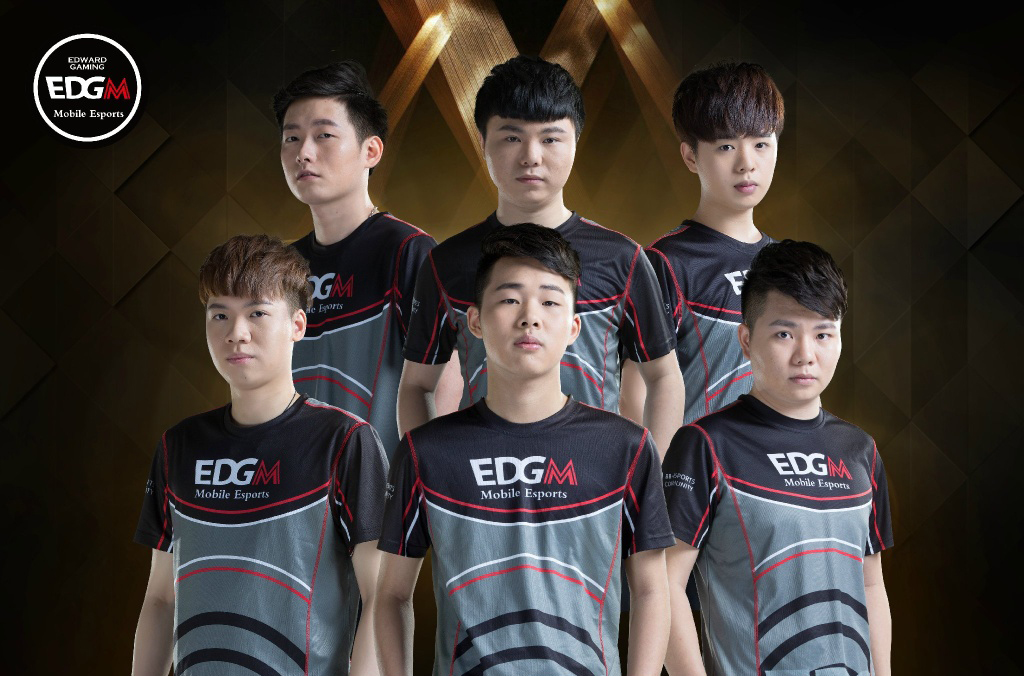 当时温格在 当时温格在