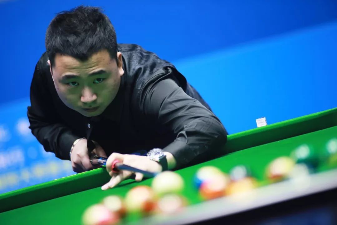 之间的反差 之间的反差